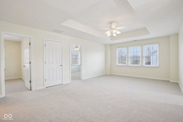 9402 Greenthread Lane, Zionsville, IN 46077