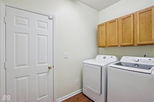 9402 Greenthread Lane, Zionsville, IN 46077