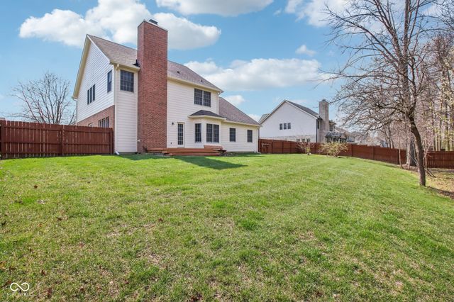 9402 Greenthread Lane, Zionsville, IN 46077