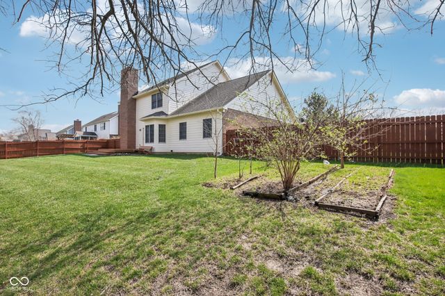 9402 Greenthread Lane, Zionsville, IN 46077