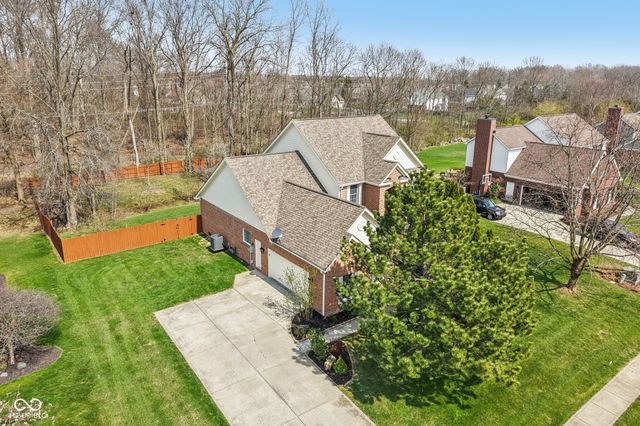 9402 Greenthread Lane, Zionsville, IN 46077