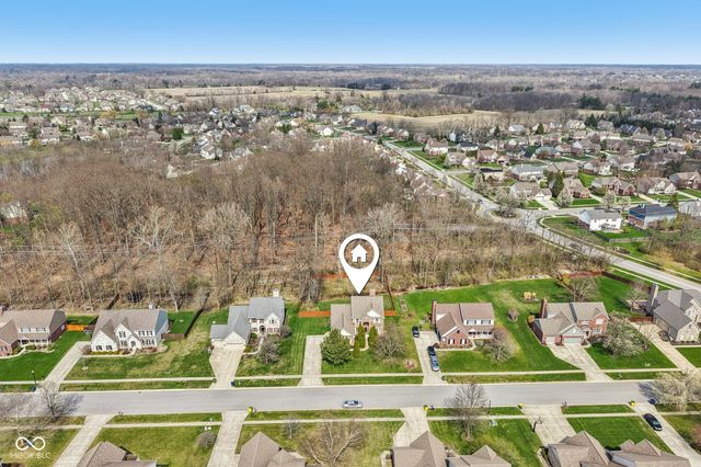 9402 Greenthread Lane, Zionsville, IN 46077