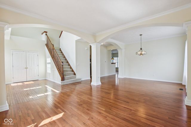 9402 Greenthread Lane, Zionsville, IN 46077