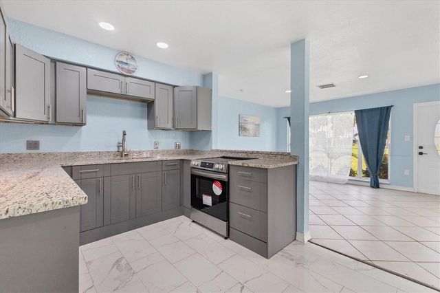 156 MYAKKA DRIVE, Venice, FL 34293