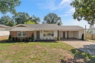 706 N 8th Street, Van Buren, AR 72956