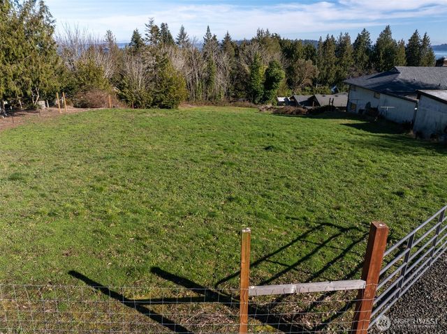 8185 E Seaview Drive, Port Orchard, WA 98366