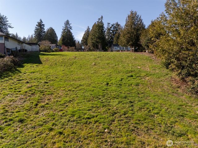 8185 E Seaview Drive, Port Orchard, WA 98366