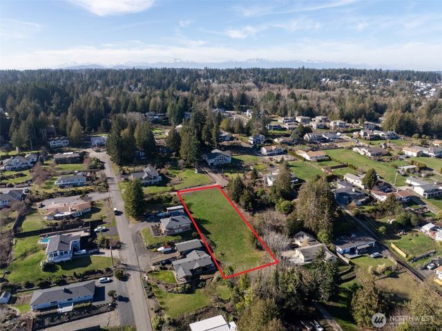 8185 E Seaview Drive, Port Orchard, WA 98366