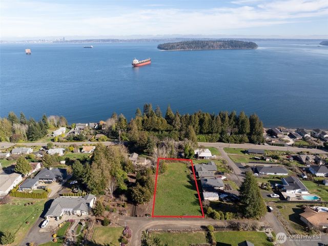 8185 E Seaview Drive, Port Orchard, WA 98366