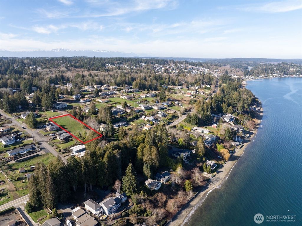 8185 E Seaview Drive, Port Orchard, WA 98366