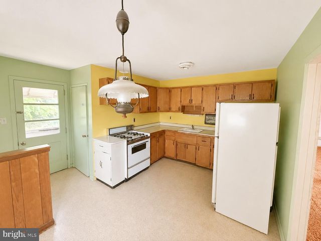 210 FERN AVE, Willow Grove, PA 19090