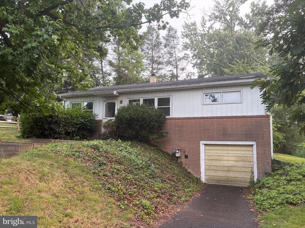 210 FERN AVE, Willow Grove, PA 19090