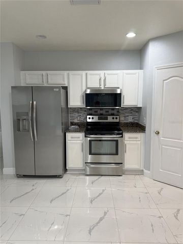 18405 KENTISBURY COURT, Land O Lakes, FL 34638