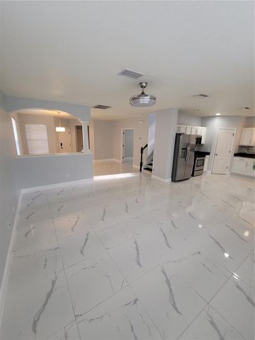 18405 KENTISBURY COURT, Land O Lakes, FL 34638