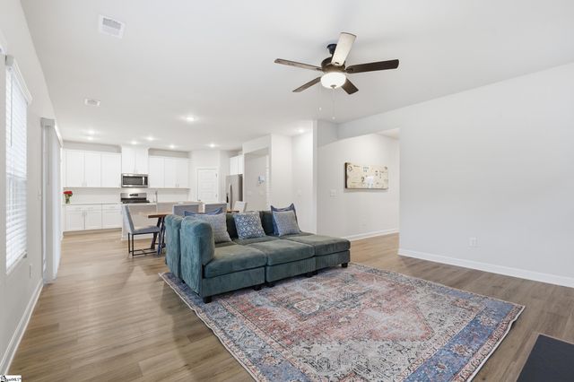 817 Elgon Walk Drive, Fountain Inn, SC 29644