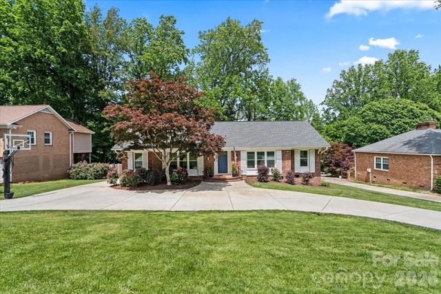 3741 Riverbend Road, Charlotte, NC 28210