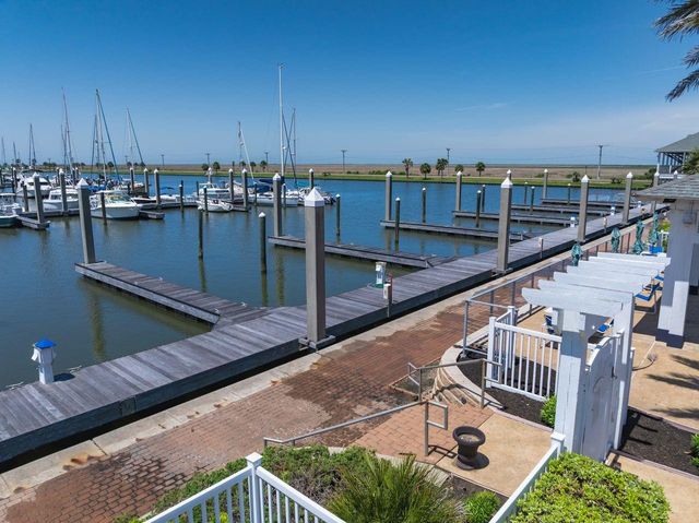 21 Hawkeye, Hitchcock, TX 77563