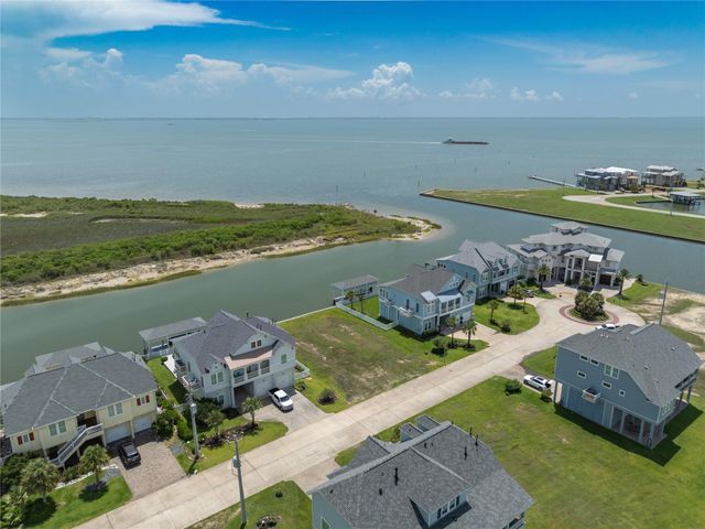 21 Hawkeye, Hitchcock, TX 77563