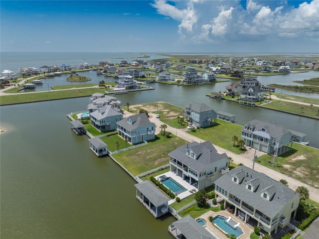 21 Hawkeye, Hitchcock, TX 77563