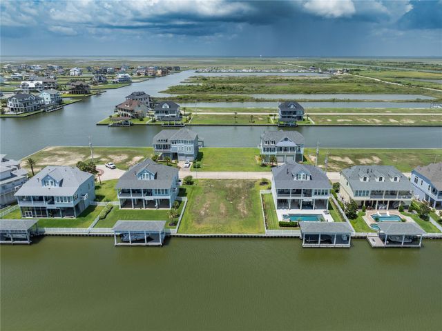 21 Hawkeye, Hitchcock, TX 77563