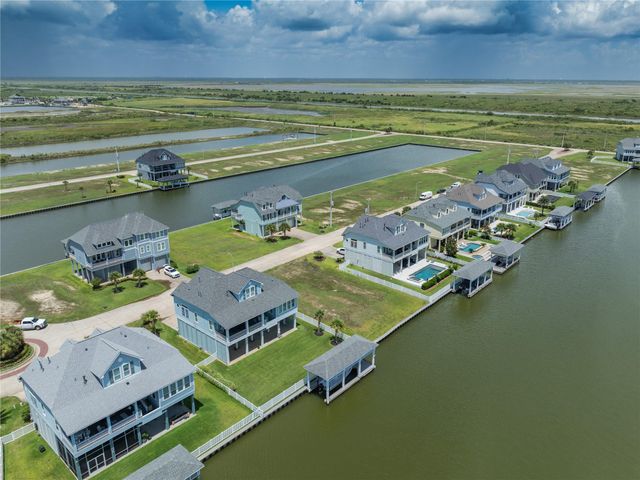 21 Hawkeye, Hitchcock, TX 77563