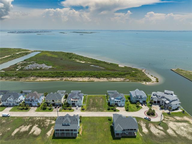 21 Hawkeye, Hitchcock, TX 77563