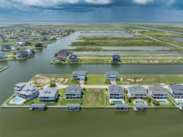 21 Hawkeye, Hitchcock, TX 77563