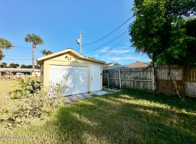 1104 Jacaranda Avenue Apt 1, Daytona Beach, FL 32118