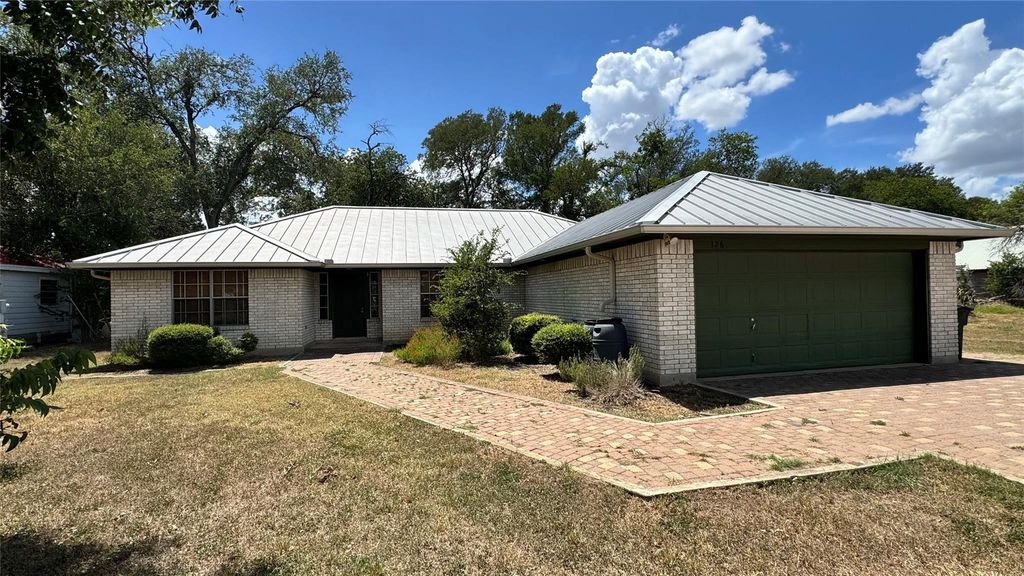 126 Riverside LN, Martindale, TX 78655