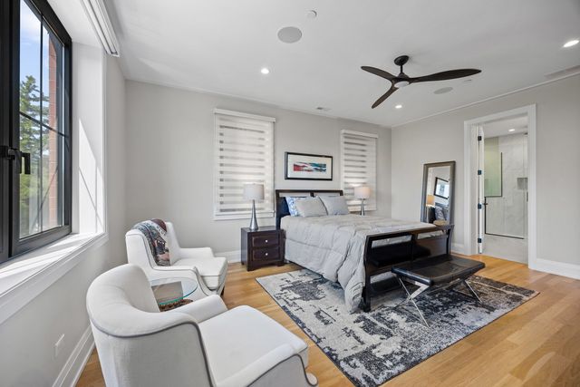 1024 Washington Boulevard 301, Oak Park, IL 60302