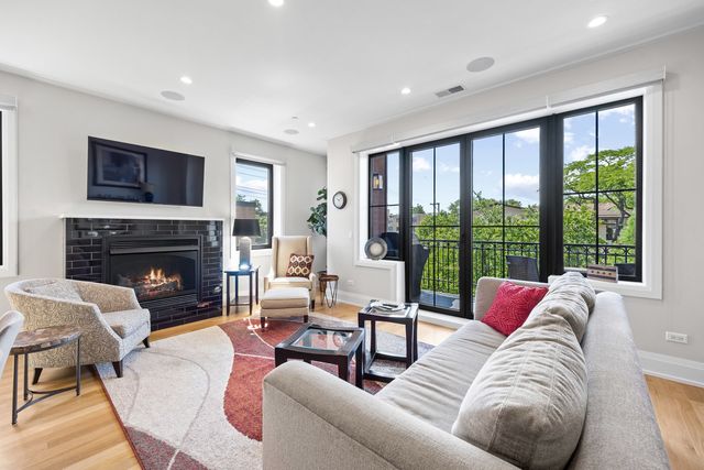 1024 Washington Boulevard 301, Oak Park, IL 60302
