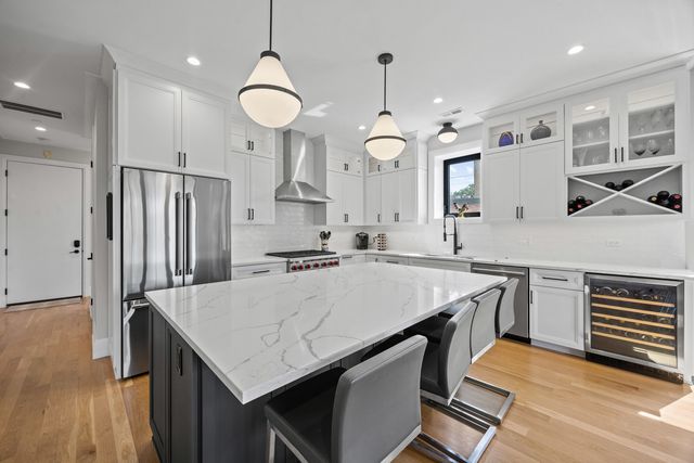 1024 Washington Boulevard 301, Oak Park, IL 60302