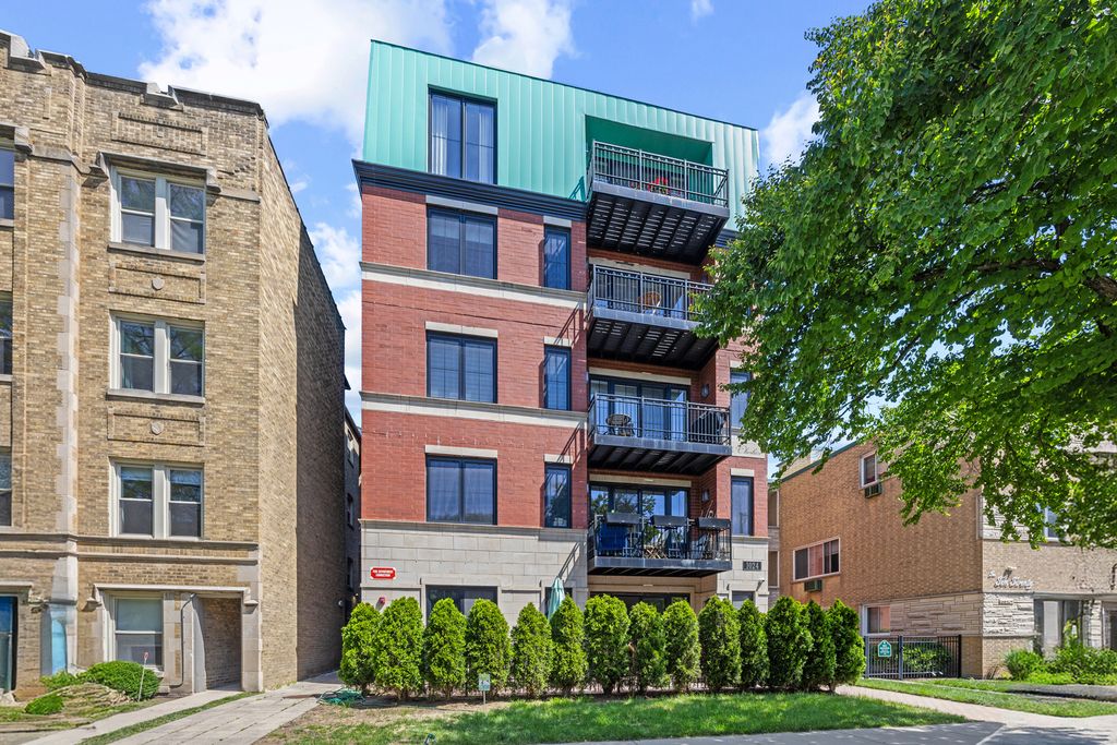 1024 Washington Boulevard 301, Oak Park, IL 60302