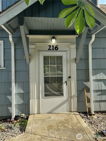216 127th Street E, Tacoma, WA 98445