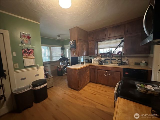 216 127th Street E, Tacoma, WA 98445