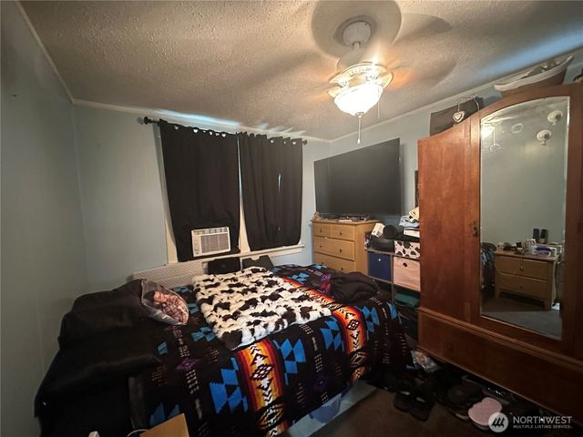 216 127th Street E, Tacoma, WA 98445