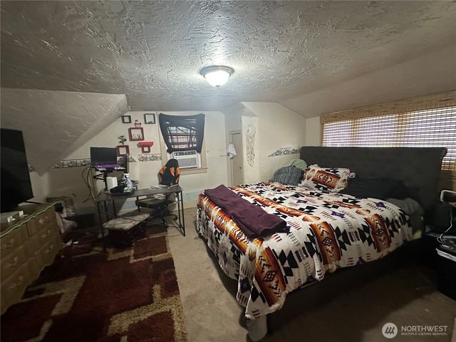 216 127th Street E, Tacoma, WA 98445