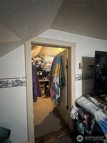 216 127th Street E, Tacoma, WA 98445