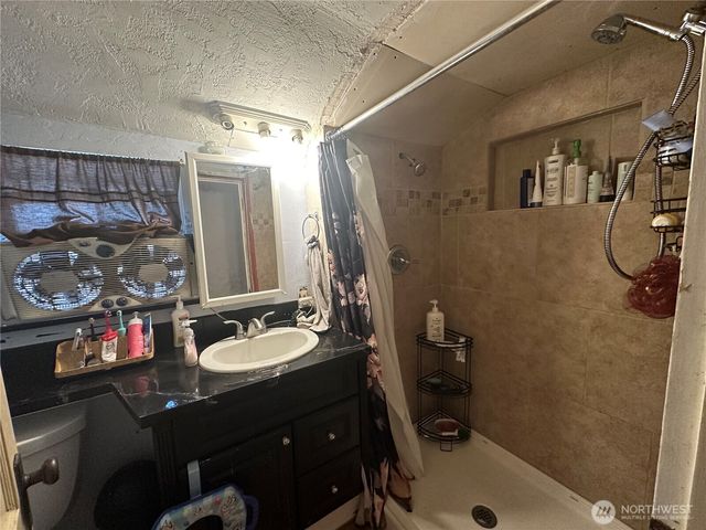 216 127th Street E, Tacoma, WA 98445