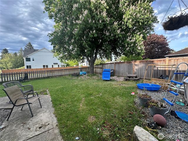216 127th Street E, Tacoma, WA 98445