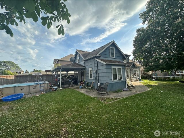 216 127th Street E, Tacoma, WA 98445