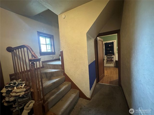 216 127th Street E, Tacoma, WA 98445