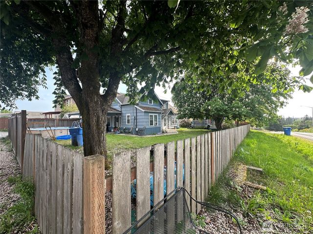216 127th Street E, Tacoma, WA 98445