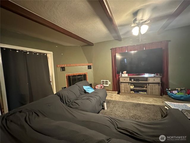 216 127th Street E, Tacoma, WA 98445