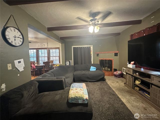 216 127th Street E, Tacoma, WA 98445
