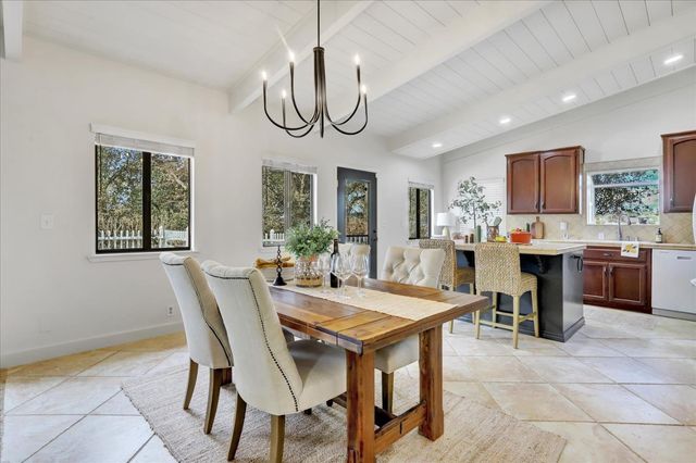 12025 Wanderer Rd, Auburn, CA 95602