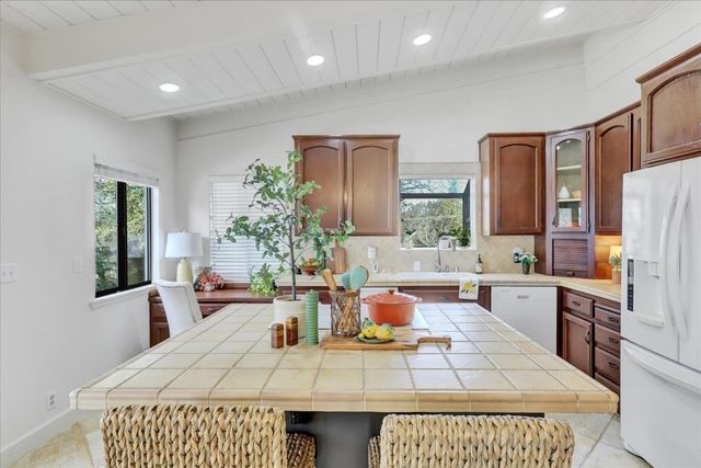 12025 Wanderer Rd, Auburn, CA 95602