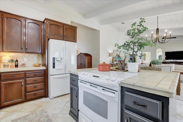 12025 Wanderer Rd, Auburn, CA 95602