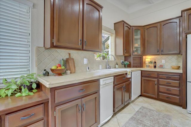 12025 Wanderer Rd, Auburn, CA 95602