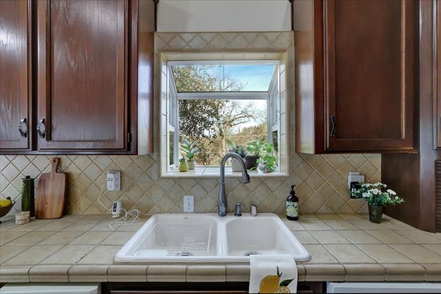 12025 Wanderer Rd, Auburn, CA 95602